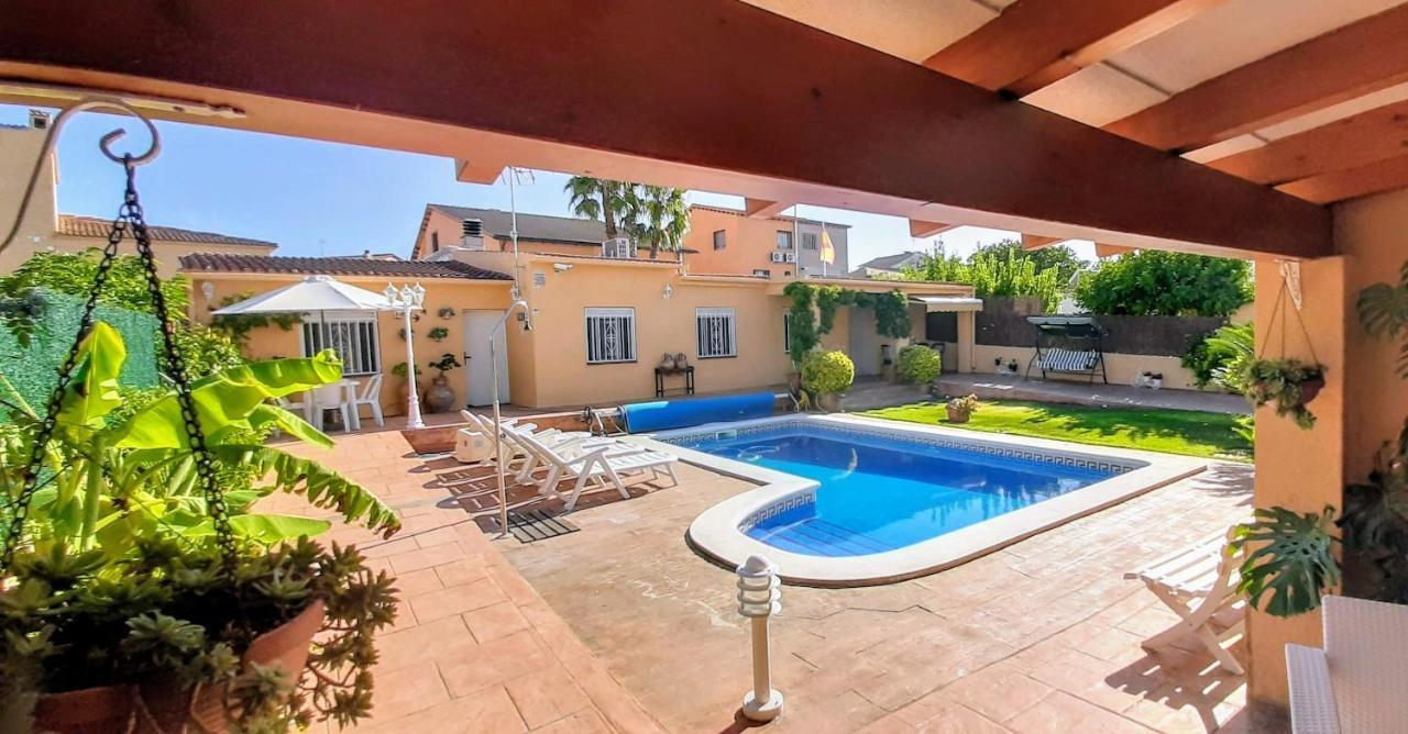 Chalet Vacacional Con Piscina Privada Y Barbacoa Tarragona Zewnętrze zdjęcie
